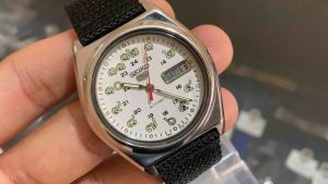 นาฬิกาSeiko5หน้าปัดตัวเลขไทยสีขาว