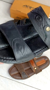 [PROMO] SANDAL PRIA TERBARU // SANDAL KULIT PREMIUM // SANDAL SELOP KASUAL // SANDAL ESTETIK ELEGAN // EMPUK DAN NYAMAN DIKAKI // SENDAL ARZ-slipper KULIT SLOP