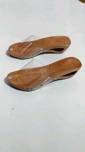 sandal kelom wedges natural mika bening 5cm / sandal slop / sandal kelom geulis wedges / sandal kayu natural / sandal wedges mika bening elegan / sandal kekinian / sandal unik by kelom salwa