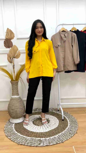 Kemeja Wanita: Bahan Katun, Ukuran, dan Kelebihannya
