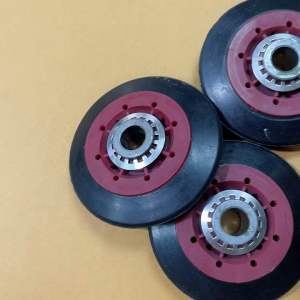 พร้อมส่ง  ลูกล้อถัง ลุกล้อประคองถัง เครื่องอบผ้า Whirlpool  สำหรับรุ่นเครื่อง 10  10.1  10.5 Kg XX ราคานี้ ไม่มีกิ๊บล็อคแถมให้นะครับ XX