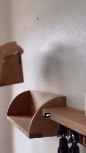 🔔ชั้นแขวนผนังทรงโค้งมน ไม้ไทยแท้ SKILLED ของ Nakhon Nayok