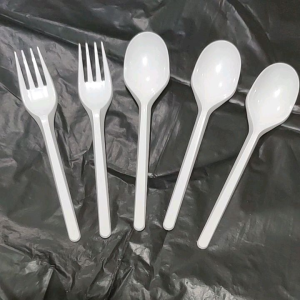 Sendok plastik makan dan Garpu Putih susu isi 25pcs