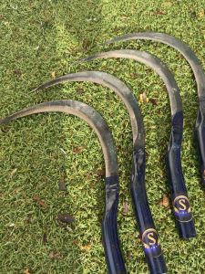 เคียวด้ามน้ำเงิน เกี่ยวข้าว ( ชุด 10ด้าม) เหล็กกล้าชุบแข็ง ฟันคมแข็งแรง เคียว