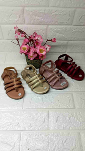 Sendal Anak Tali Keronjo: Pilihan Terbaik Untuk Aktivitas Anak