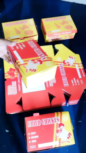 KARDUS FRIED CHICKEN MOTIF IVORY LAMINASI ISI 50 LEMBAR