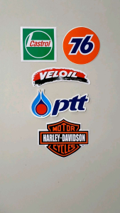 # สติ๊กเกอร์แต่งรถสติ๊กเกอร์รถซิ่ง สติ๊กเกอร์รถมอเตอร์ไซค์ สติ๊กเกอร์หมวกกันน็อค ยี่ห้อน้ำมัน Shell และ VELOIL ประกอบด้วย Castrol #76