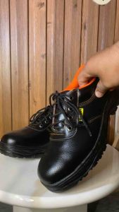Sepatu kerja safety tali pendek ujung besi  Boots Hitam Pria Shoes