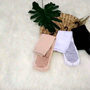 Kaos Kaki Wudhu Anti Slip: Perlengkapan Haji & Umroh