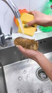 三合一带刷削皮器3in1 Peeler with Brush 抖音同款值得入手的高逼格削皮神器,强烈推荐!!!🎈🎈 这款“无敌”削皮、切丝神器—— 三合一削皮器,可将这些烦恼轻松搞定#削皮神器 #刨丝#清洁果蔬#厨房神器 #清洁毛刷神器