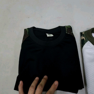 ชุดเด็กผู้ชายลายพรางดิจิตอล เสื้อและกางเกงคอตตอนแขนสั้นไซส์เด็ก