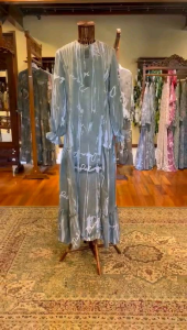 Caroline Dress by Dian Pelangi: Busana Muslim Baju Maxi Gamis Kaftan Abaya Gaun Outfit Busui Pesta Pernikahan Kondangan Wanita Hijaber Cantik Anggun Modis Modern Elegan Mewah Model Korea Terbaru Motif Abstrak Kekinian