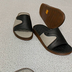 Dép  quai ngang nam da bò đế mát-xa chân phối màu cá tính trẻ trung