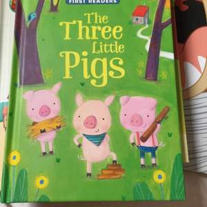 BRAND NEW FRESH FROM 🇦🇺 -SET OF 4 CHILDREN BOOKS + 1 DEVILISH RABBIT BOOK FROM LOONEY TUNES!