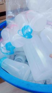 Chai nhựa bóp đựng Tương ớt Tương cà Tương đencó đầu nhọn có nắp đậy-Bình tròn - Bình vuông
