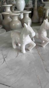 ม้าแกะสลักหินอ่อนแท้