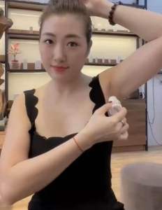 Lăn Khử Mùi Sáng Da Vùng Nách Under Fresh