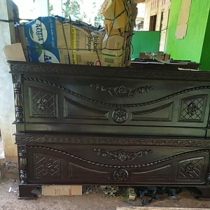 Dipan Tempat Tidur Roti Kayu Jati