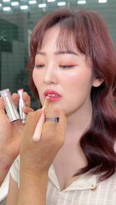 แปรงเบลนด์ลิปสติกหัวกลมพร้อมฝาปิด แปรงทาลิปพร้อมฝาปิด - พร้อมส่ง