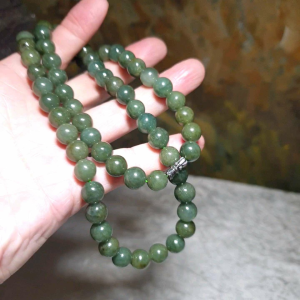 9.6mm Natural untreated Burma Jade (Type A Jadeite) light green with yellow hue Jade necklace (with certificate) [Natural Crystal] 9.6毫米翡翠淡绿带黄调项链(带证书)