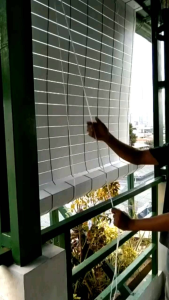 Tirai kerey gulung outdoor bahan pvc lengkap tali penggulung
