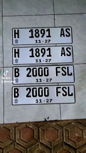 PLAT NOMOR MOBIL CUSTOM REFLEKTIF PUTIH 2PCS/1PASANG