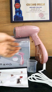 Bàn là hơi nước cầm tay Seka SK-545 công suất 1500w bàn ủi hơi nước mini du lịch gập gọn