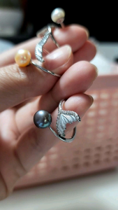 แหวนไข่มุกแท้ มุกน้ำจืด ประดับหางปลา มุกขนาด6-7มม ขนาดแหวนfree size ฟรีกล่องค่ะ