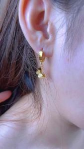 Anting Jepit Kupu-Kupu Gold Titan Wanita
