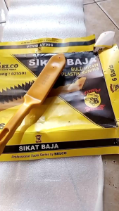 sikat pembersih bahan kawat baja gagang plastik kuning l