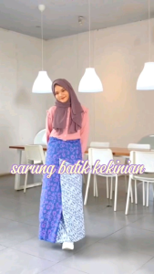 Sarung Batik Wanita Santri Kekinian