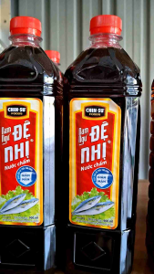 combo 2chai nước mắm chin su nam ngư đệ nhị chai 900ml đậm đặc thơm ngon sánh mịn được làm từ cá cơm nguyên chât 100%