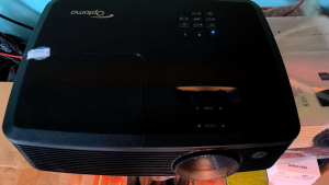 Máy chiếu panasonic vw350 mới 95% giá rẻ