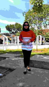 Kaos Atasan Wanita Merah Putih Viral Bahan Katun Adem