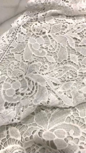 vải ren chỉ trắng biên 2 chân _( khổ 1m25)  mềm mại dày vừa may đầm váy áo thiết kế vv