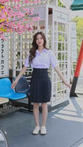 กระโปรงนักเรียนทรงแคบ สีกรมเข้ม-สีดำ ความยาว 22”-26“ ผ้ามัน ดีวาย ผ้ารีดเรียบ อยู่ทรง ไม่ยับง่าย ทรงสวยเป๊ะ☺️