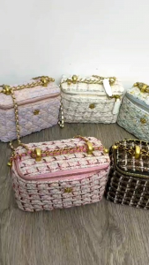 Tas Selempang Casual Wanita Cantik Import Terbaru