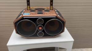 LOA KARAOKE XÁCH TAY SIÊU KHỦNG 25 ĐƯỜNG TIẾNG BASS 25CM THÙNG GỖ BỌC DA KẾT NỐI BLUETOOTH TẶNG KÈM 2 MICRO CAO CẤP