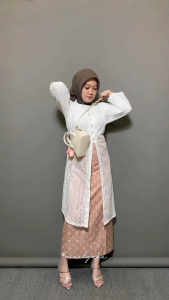 Daneen Outer Tunik Brocade Lengan Panjang | Outer Lebaran | Outer Kondangan | Outer Wisuda | Outer Jumbo\\n\\n Pendahuluan\\n\\nDaneen Outer Tunik Brocade Lengan Panjang adalah sebuah outer pakaian wanita yang dirancang dengan desain brocade elegan. Outer ini memiliki lengan panjang dan tersedia dalam berbagai pilihan warna dan ukuran. Outer ini sangat cocok untuk berbagai acara seperti outer lebaran, outer kondangan, outer wisuda, dan outer jumbo.\\n\\n Mengapa Memilih Daneen Outer Tunik Brocade Lengan Panjang?\\n\\nDaneen Outer Tunik Brocade Lengan Panjang memiliki beberapa keunggulan, antara lain:\\n\\n* Desain brocade elegan yang membuat Anda tampil lebih anggun dan menarik.\\n* Bahan berkualitas tinggi yang nyaman dipakai dan tidak mudah kusut.\\n* Lengan panjang yang memberikan perlindungan tambahan dari sinar matahari dan angin.\\n* Tersedia dalam berbagai pilihan warna dan ukuran, sehingga Anda dapat memilih outer yang sesuai dengan selera dan kebutuhan Anda.\\n\\n Desain Elegan\\n\\nDaneen Outer Tunik Brocade Lengan Panjang memiliki desain brocade elegan yang membuat outer ini menjadi pilihan yang tepat untuk berbagai acara. Outer ini memiliki detail bordir yang indah dan menarik, sehingga dapat menambah nilai estetika pakaian Anda.\\n\\n Desain Brocade Elegan\\n\\nDesain brocade elegan pada Daneen Outer Tunik Brocade Lengan Panjang memberikan kesan mewah dan anggun pada outer ini. Detail bordir yang indah dan menarik membuat outer ini menjadi pilihan yang tepat untuk berbagai acara formal dan semi-formal.\\n\\n Outer Pakaian Wanita\\n\\nDaneen Outer Tunik Brocade Lengan Panjang adalah outer pakaian wanita yang dirancang dengan desain brocade elegan. Outer ini memiliki lengan panjang dan tersedia dalam berbagai pilihan warna dan ukuran, sehingga Anda dapat memilih outer yang sesuai dengan selera dan kebutuhan Anda.\\n\\n Penggunaan Daneen Outer Tunik Brocade Lengan Panjang\\n\\nDaneen Outer Tunik Brocade Lengan Panjang sangat cocok untuk berbagai acara seperti outer lebaran, outer kondangan, outer wisuda, dan outer jumbo. Outer ini memiliki desain brocade elegan yang membuat Anda tampil lebih anggun dan menarik.\\n\\n Outer Lebaran & Kondangan\\n\\nDaneen Outer Tunik Brocade Lengan Panjang sangat cocok untuk outer lebaran dan outer kondangan. Outer ini memiliki desain brocade elegan yang membuat Anda tampil lebih anggun dan menarik. Bahan berkualitas tinggi dan lengan panjang membuat outer ini nyaman dipakai dan memberikan perlindungan tambahan dari sinar matahari dan angin.\\n\\n Outer Wisuda & Jumbo\\n\\nDaneen Outer Tunik Brocade Lengan Panjang juga cocok untuk outer wisuda dan outer jumbo. Outer ini memiliki desain brocade elegan yang membuat Anda tampil lebih anggun dan menarik. Bahan berkualitas tinggi dan lengan panjang membuat outer ini nyaman dipakai dan memberikan perlindungan tambahan dari sinar matahari dan angin.\\n\\n Kesimpulan\\n\\nDaneen Outer Tunik Brocade Lengan Panjang adalah outer pakaian wanita yang dirancang dengan desain brocade elegan. Outer ini memiliki lengan panjang dan tersedia dalam berbagai pilihan warna dan ukuran, sehingga Anda dapat memilih outer yang sesuai dengan selera dan kebutuhan Anda. Outer ini sangat cocok untuk berbagai acara seperti outer lebaran, outer kondangan, outer wisuda, dan outer jumbo.\n}