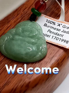 ❤️100% Authentic Brand New Set "A" grade Burmese jade lucky "Fugong 佛公" 糯冰种水 fortune smiling Buhda pendant beautiful bean green base hand crafted natural jade stone appearance wear for fulfillment of wishes high grade good translucency *No stain no crack