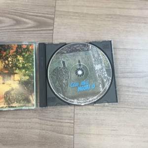 Đĩa CD Guitar cs Minh Đức - Căn nhà ngoại ô