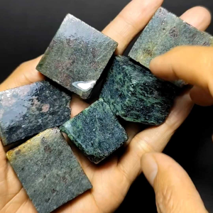 Batu Akik Ruby Tanzania: Mengenal Bongkahan & Lempengan Batu Ruby