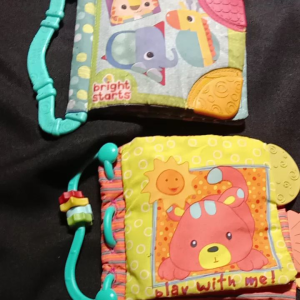 Buku kain anak  balita dgn ujung plasti karet utk belajar mengenal buku