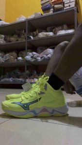 Sepatu Mizuno Momentum 3 & Sepatu Olahraga Pria Wanita