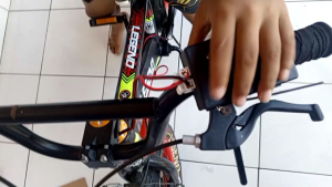 mainan kenalpot sepeda anak anak elektrik suara motor moge/gp bisa di cas