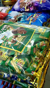 Chocolate 1 KG High quality Chocolateinside pack 80-90 pcsnice Flavour all  different different flavour chocolate 1 pack  wholesale price this chocolate is high quality pack Chocolate 1 KG High quality Chocolateinside pack 80-90 pcsnice Flavour