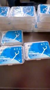 Hộp tăm chỉ nha khoa 50 chiếc vệ sinh kẽ răng chân nướu