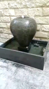 Air Mancur Batu Teraso Gentong: Dekorasi Minimalis yang Elegan