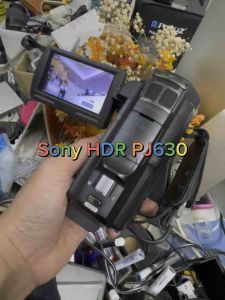 Máy quay phim Sony HDR PJ630 chống rung mắt liếc