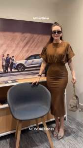 เดรสผ้ายืดทรงหรู งานเข้ารูปช่วงเอว ช่วงแขนสโลปทรงค้างคาว ช่วงกระโปรงทรงสอบเข้ารูป ผ้าซ้อนทบ 2ชั้นTage::Mirror Sister